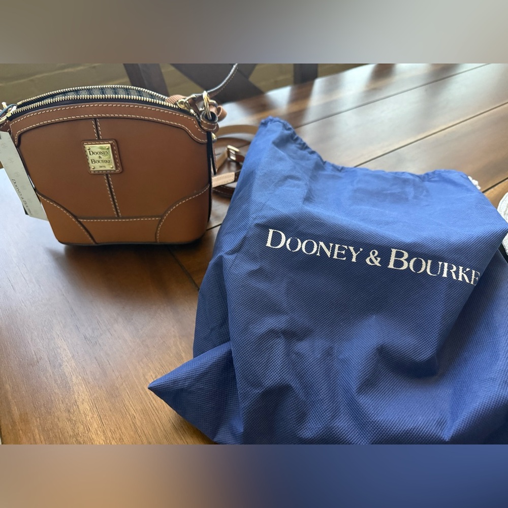 VINTAGE Dooney & Bourke Leather Mini Domed Crossbody